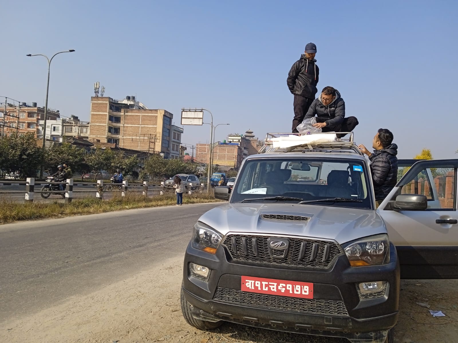 SDI field survey vehicle and team